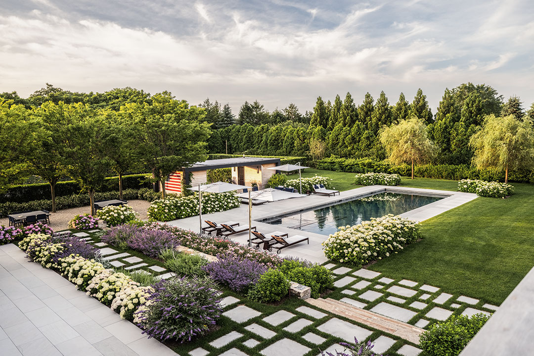 Hollander Design Creates a Garden That Feels Like Summer All Year Long