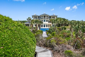 Michael Jordan’s Former Agent Lists South Carolina Island Home for $25,000,000