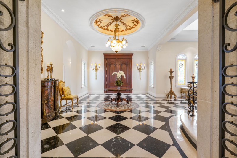 Céline Dion’s Former Jupiter Estate Finds an Off-Market Buyer for $12.5M