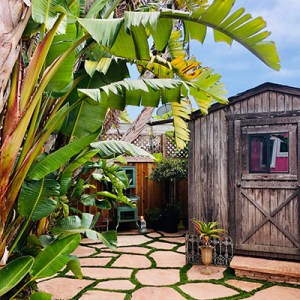 Betsey Johnson Lists Quirky Malibu Mobile Home for $1.95M