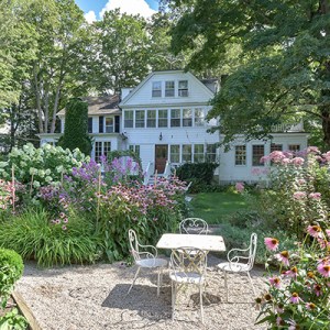 A Circa-1800 Colonial in Ridgefield Just Hit the Market