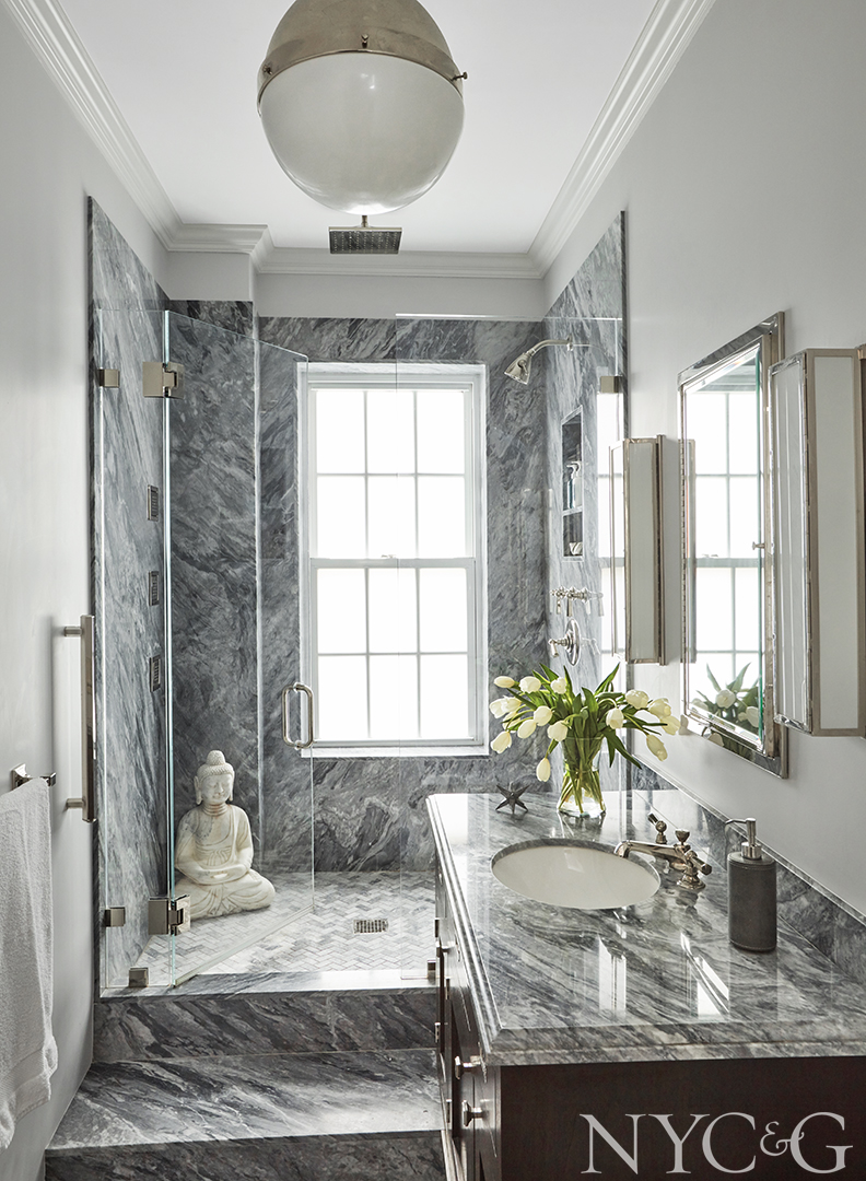 Beautiful bathroom covered in Bardiglio marble