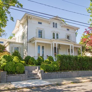 The 21st US President&rsquo;s Sag Harbor Charmer Relists at a Discount