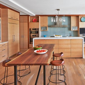 A Coastal Home in Connecticut Undergoes a Magnificent Kitchen Makeover
