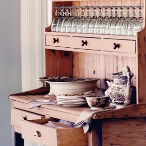 A Home Off Connecticut's Coast Honors Its &ldquo;Summer Camp&rdquo; Roots