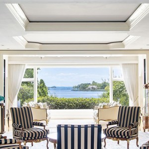 A Riverside Mansion with Panoramic Water Views Asks $9.5M