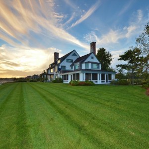 Katharine Hepburn&rsquo;s Onetime Old Saybrook Summer Home Sells at a Discount