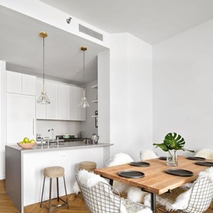 Victoria&rsquo;s Secret Angel Buys a Heavenly Brooklyn Condo