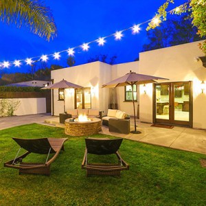 Rom-Com Leading Man Dermot Mulroney Buys His Neighbor&rsquo;s Charming LA House