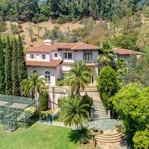 Actress Kirstie Alley Lists Her Romantic Los Angeles Villa