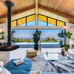 '90210' Star Lists Contemporary LA Home for $4.5M