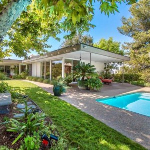 'This Is Us' Star Mandy Moore Scores a Charming Midcentury Home