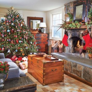 Designer Lisa Hilderbrand Creates a Holiday Wonderland in a Family's Riverside Home