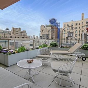 Betsey Johnson's Upper East Side Condo Finds a Buyer at $1.795M