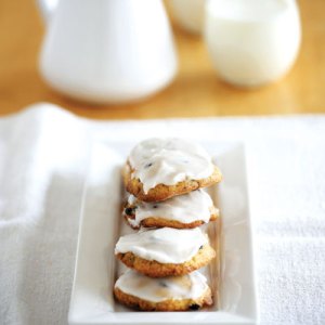 Palets de Dames with Currants and Chocolate Chips