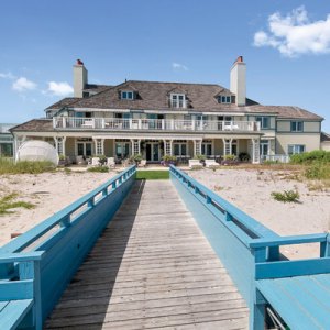 A Handful of Headline-Grabbing Hamptons Rentals are Still Available for August