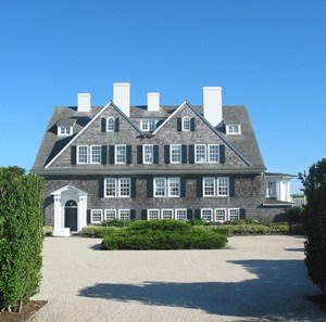 Luxurious Combo Properties 366 & 376 Gin Lane in Southhampton Lists for $94M