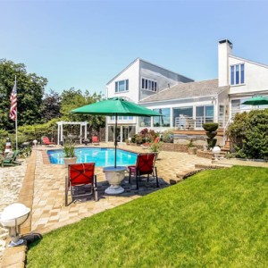 Contemporary New Rochelle Home Asks $1.975M