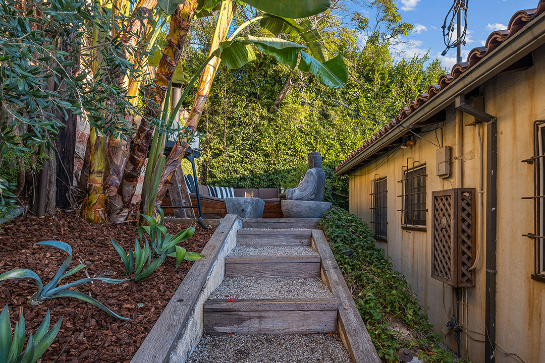 Outdoor space at Aaron Paul's Home