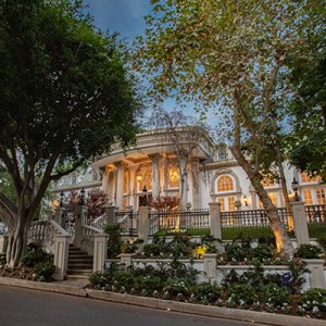 RuPaul&rsquo;s Fierce New $13.7M Mansion in Beverly Hills Is a Show-Stopper