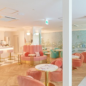 Chic Tea Room In the Mountains of Japan