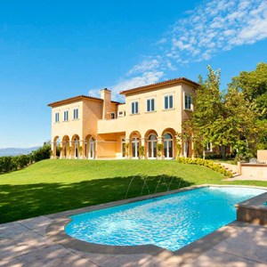 Mariah Carey Says &lsquo;We Belong Together&rsquo; to This Beverly Hills Estate